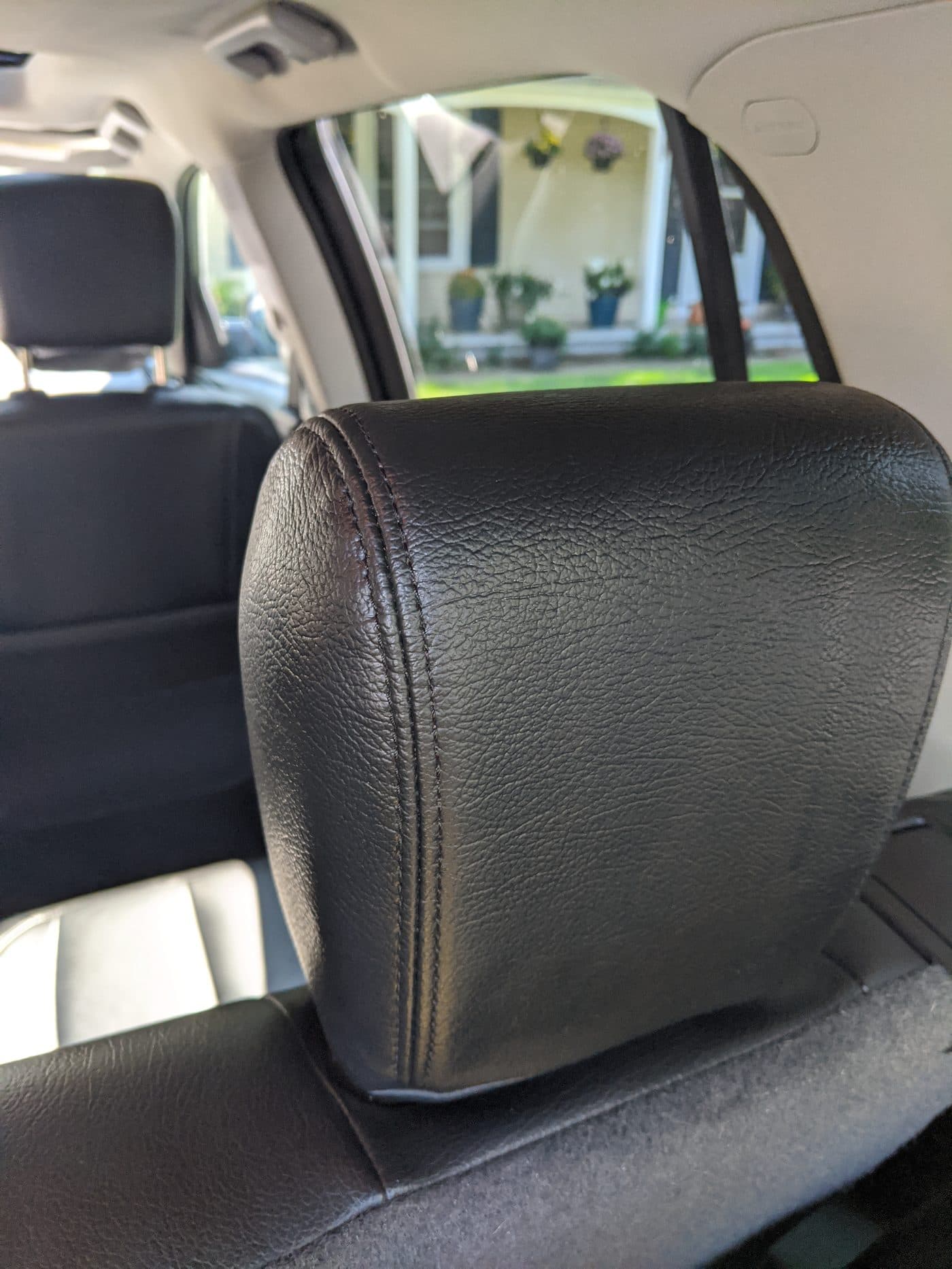 The same headrest, deep black